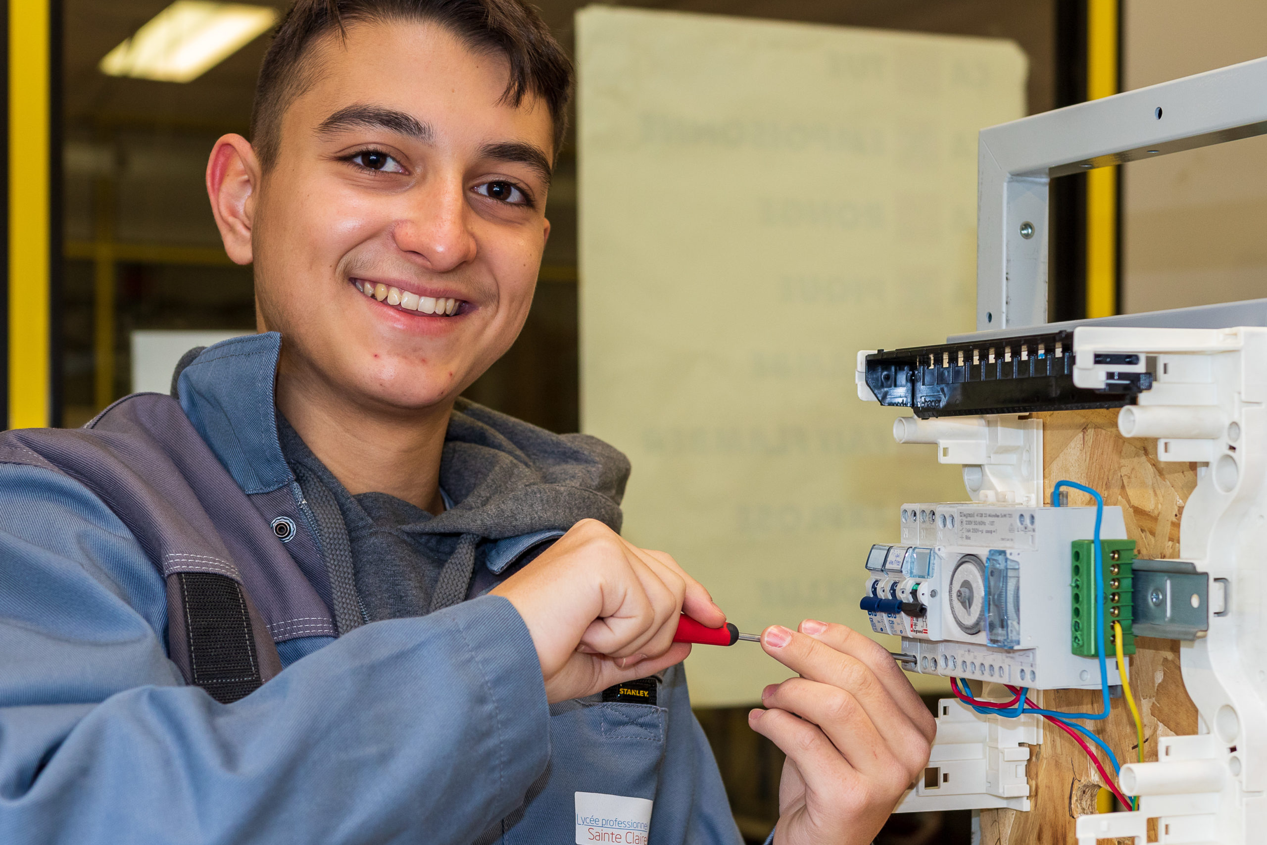 Réaliser les bases de l'électricité (3h)